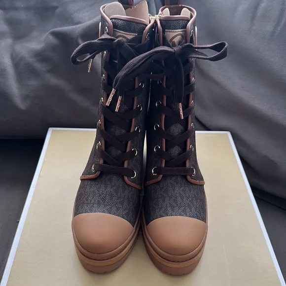 Corey Logo Boot New Size 7.5 - Picture 4 of 5